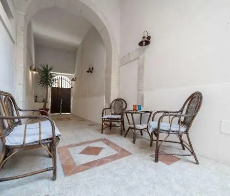 Casetta Indipendente Con Patio Hébergement de vacances Syracuse
