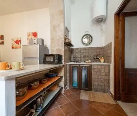 Casetta Indipendente Con Patio Дом отдыха *